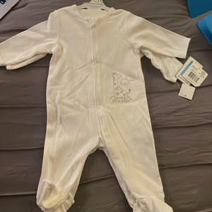 Set of 2 long-sleeve footed onesies